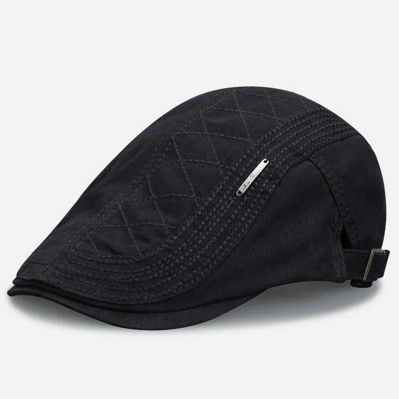 Bască pentru bărbați confecționată din bumbac, cu sistem de reglare la spate prin capsă și broderie metalică elegantă, disponibilă în culoarea neagră.