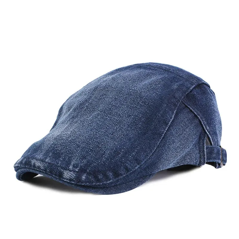Bască bărbați din bumbac în stil denim cu închizători metalice ajustabile, pe culoarea bleumarin blugi.