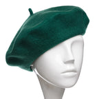 Bereta damă franțuzească pe culoarea verde închis.