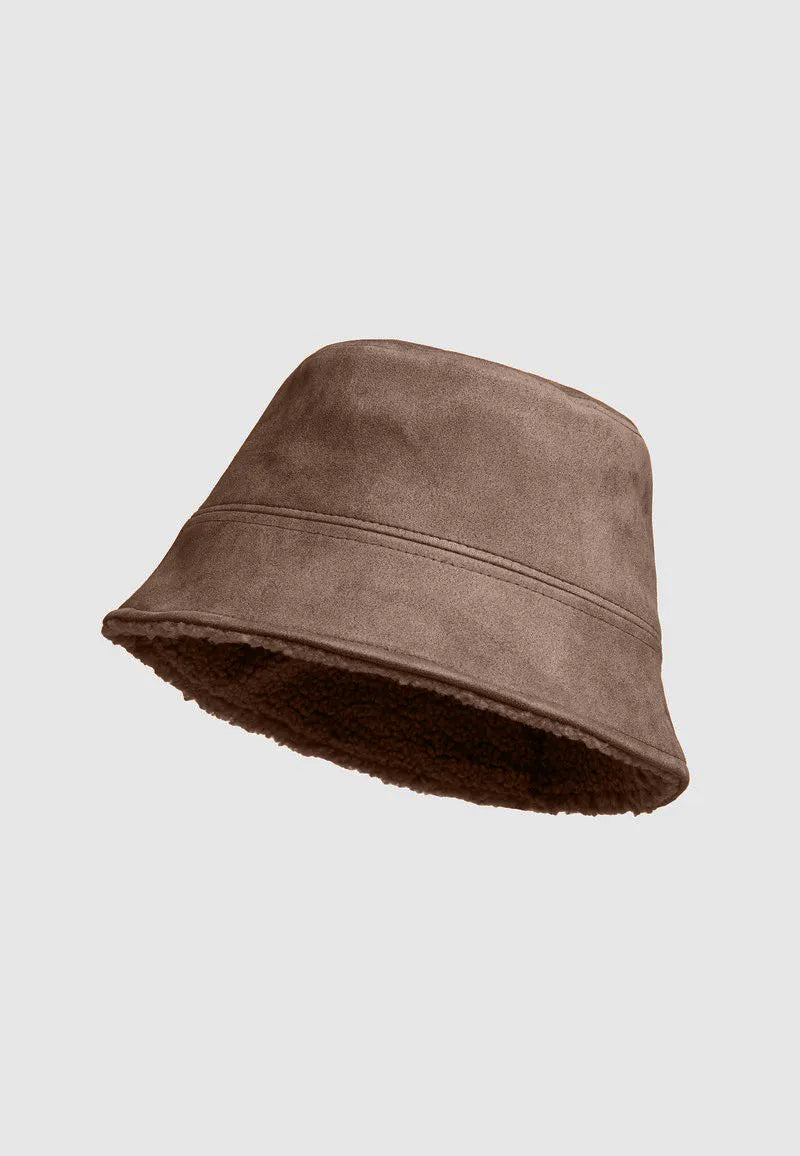 Căciulă Bucket Hat de iarnă cu polar pe interior, maro