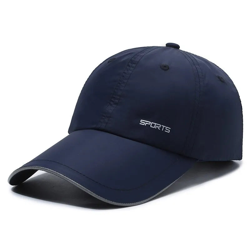 Șapcă bărbați sports, cataramă reglabilă, inscriptie si cozoroc reflectorizante, material fâș, culoarea bleumarin.